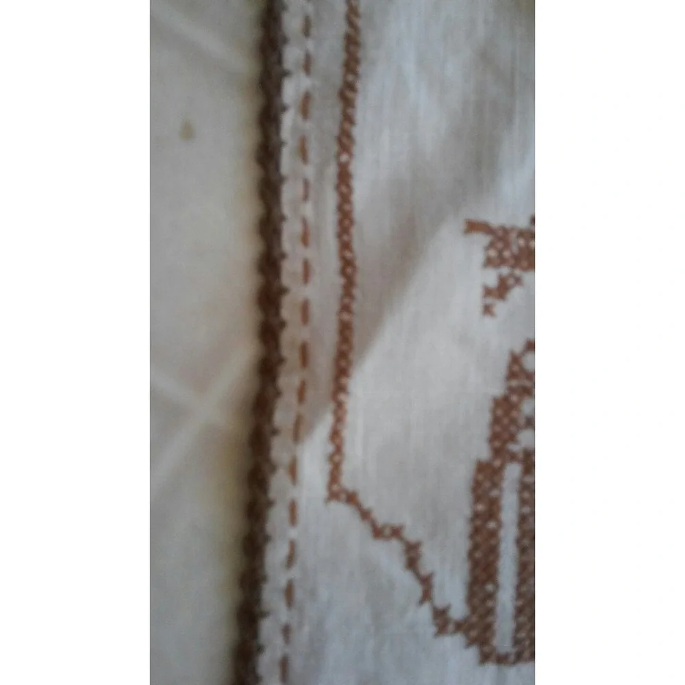 Primitive Table Runner Linen Brown Cross Stitch Pattern Sunbonnet Woman on Ends